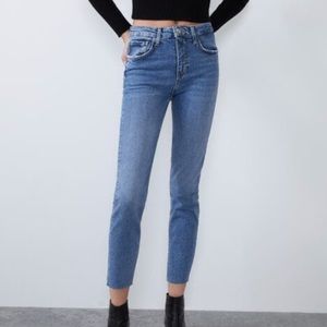 ZARA SLIM FIT HI-RISE JEANS SZ 26 (2) - NWT